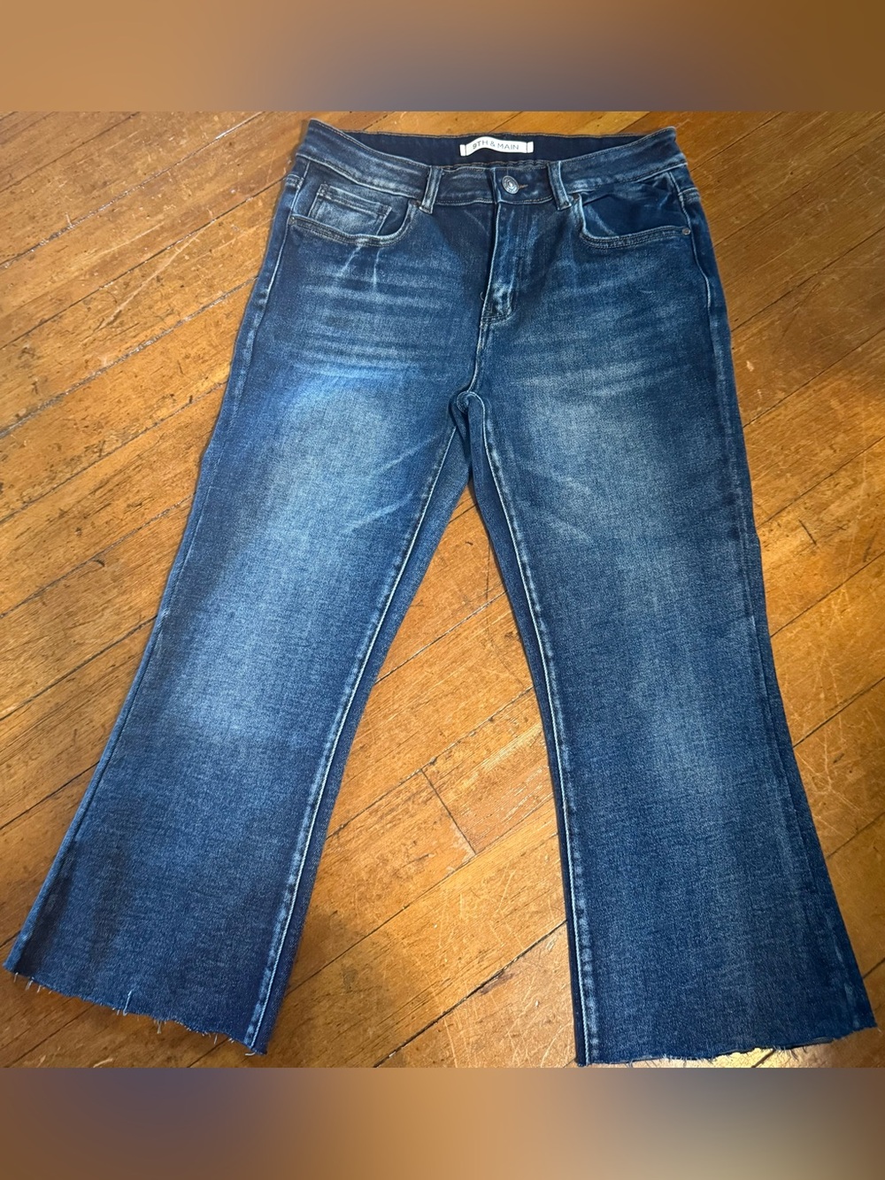 9th & Main Women's Dark Blue Cropped Flare Jeans size 12 Raw edge